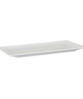 Platou dreptunghiular alb, dimensiuni 23.5x15.5cm, ideal pentru prezentarea elegantă a preparatelor.