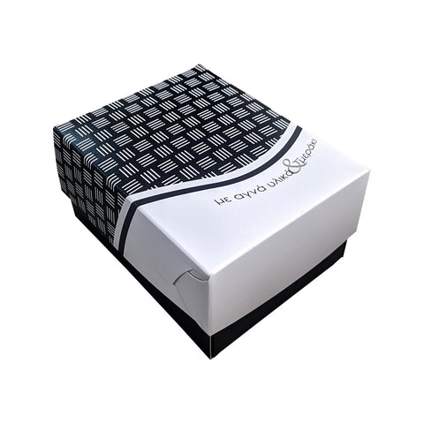 Cardboard cake box with aluminum inside